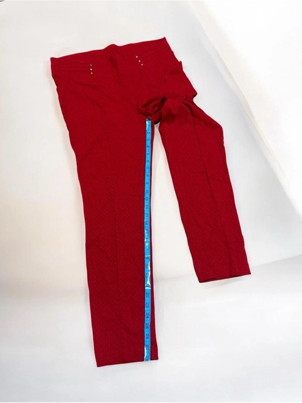 Women’s Rafaella red textured pull on pants. EUC. Size 16.